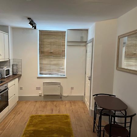 Апартаменты Flat 1 Cairo Street Уоррингтон Экстерьер фото